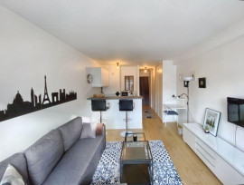 
                                                                                        Location
                                                                                         Grand studio rénové à 7min de république !
