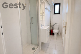 
                                                                                        Vente
                                                                                         Grand studio, vue dégagée, idéalement placé