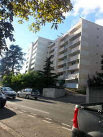 
                                                                                        Location
                                                                                         Grand T 2 proche TASSIN