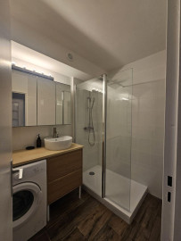 
                                                                                        Location
                                                                                         Grand T1 meublé lumineux neuf 38M² hyper centre