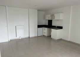 
                                                                                        Location
                                                                                         Grand T2 à Colombes avec balcon et parking