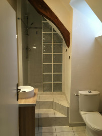 
                                                                                        Location
                                                                                         Grand T2 atypique meublé