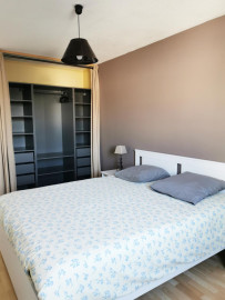 
                                                                                        Location
                                                                                         Grand T2 de 47 m2 meublé récent,terrasse, au calme