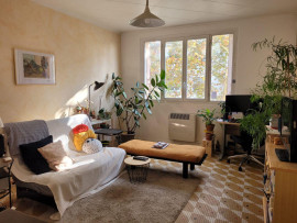 
                                                                                        Location
                                                                                         Grand T2 meublé à Montchat