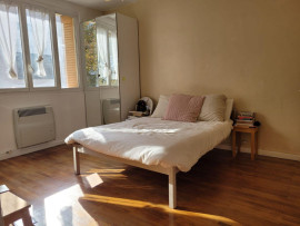 
                                                                                        Location
                                                                                         Grand T2 meublé à Montchat