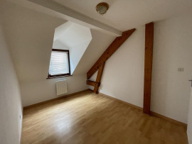 
                                                                                        Location
                                                                                         Grand T2 (+ mezzanine) rénové centre ville