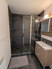 
                                                                                        Location
                                                                                         Grand T2 refait à neuf de 52m² avec Terrasse