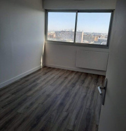 
                                                                                        Location
                                                                                         Grand T3 à Ivry-sur-Seine parking et cave