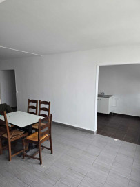 
                                                                                        Location
                                                                                         Grand T5, 82 m² avec parking et cave à Orly