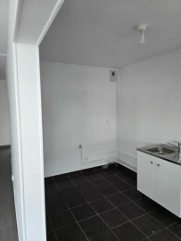 
                                                                                        Location
                                                                                         Grand T5, 82 m² avec parking et cave à Orly