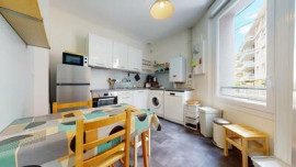 
                                                                                        Colocation
                                                                                         Grande chambre en colocation 16m2