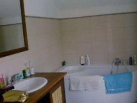 
                                                                                        Colocation
                                                                                         Grande chambre meublée 25m² dans maison en coloc