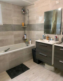 
                                                                                        Location
                                                                                         Grande maison à louer jusqu'à fin mai à Mérignac