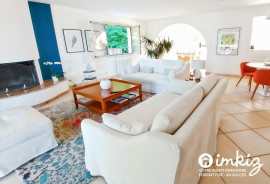 
                                                                                        Vente
                                                                                         Grande maison avec vue exceptionnelle