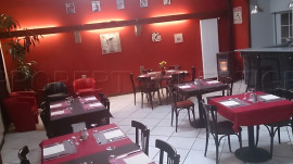 
                                                                                        Vente
                                                                                         Grande Maison de 310 m² au Cœur d'un Village Proche de Thiers (63)