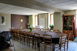 
                                                                                        Vente
                                                                                         Grande Maison de 310 m² au Cœur d'un Village Proche de Thiers (63)