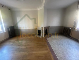 
                                                                                        Location
                                                                                         Grande maison de 90m2 situé en CENTRE-VILLE de Saint-Quentin