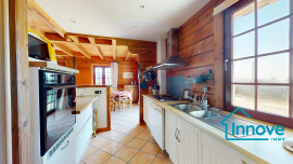 
                                                                                        Vente
                                                                                         Grande maison en bois proche de la vallée de la Dordogne