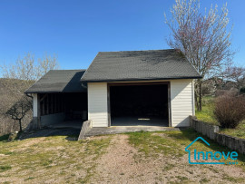 
                                                                                        Vente
                                                                                         Grande maison en bois proche de la vallée de la Dordogne