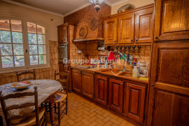 
                                                                                        Vente
                                                                                         Grande maison familiale à Uchaux