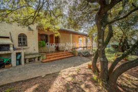 
                                                                                        Vente
                                                                                         Grande maison familiale à Uchaux