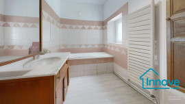 Vente
Grande propriété avec piscine à 10 min de Mantes