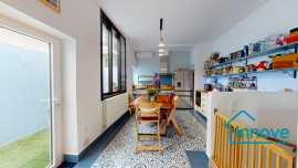 
                                                                                        Vente
                                                                                         GUILHEMERY - Maison de ville familale avec cachet