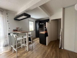 
                                                                                        Vente
                                                                                         Guilheméry - T2 meublé libre et au calme - Garage