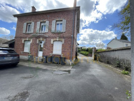 
                                                                                        Location
                                                                                         HARLY ENSEMBLE DE BUREAUX 622 m2 dans espace privatif avec parking