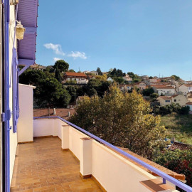 
                                                                                        Location
                                                                                         Havre de paix sur les hauteurs de Marseille.