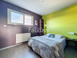 
                                                                                        Vente
                                                                                          HEBECREVON-Maison contemporaine spacieuse avec vie de plain