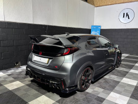 
                                                                                        Voiture
                                                                                         Honda Civic GT