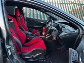 
                                                                                        Voiture
                                                                                         Honda Civic GT