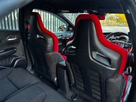 
                                                                                        Voiture
                                                                                         Honda Civic GT