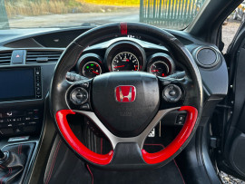 
                                                                                        Voiture
                                                                                         Honda Civic GT
