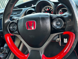 
                                                                                        Voiture
                                                                                         Honda Civic GT