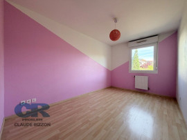 
                                                                                        Vente
                                                                                         HOPITAL CENTRAL - 3 pièces à vendre