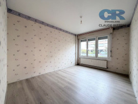 
                                                                                        Vente
                                                                                         HOPITAL CENTRAL - 3 pièces à vendre