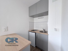 
                                                                                        Vente
                                                                                         HOPITAL CENTRAL - F1B à vendre