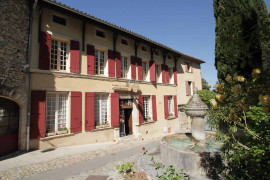 
                                                                                        Vente
                                                                                         Hôtel-restaurant 3 étoiles de 22 chambres à vendre dans le Vaucluse