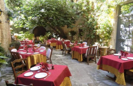 
                                                                                        Vente
                                                                                         Hôtel-restaurant 3 étoiles de 22 chambres à vendre dans le Vaucluse