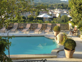 
                                                                                        Vente
                                                                                         Hôtel-restaurant 3 étoiles de 22 chambres à vendre dans le Vaucluse