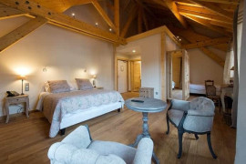 
                                                                                        Vente
                                                                                         Hôtel - Restaurant de charme à vendre à Signy L'Abbaye - Ardennes