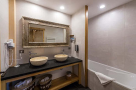 
                                                                                        Vente
                                                                                         Hôtel - Restaurant de charme à vendre à Signy L'Abbaye - Ardennes