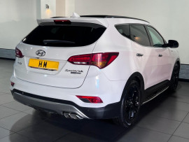Voiture
                                                                                Hyundai Santa Fe 2.2 CRDi Blue Drive Wiggins Edition SUV 5dr Diesel Auto 4WD Euro 6 (s/s) (7 Seat) (200 ps)