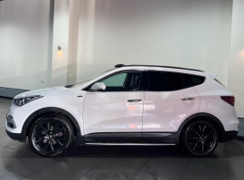 Voiture
                                                                                Hyundai Santa Fe 2.2 CRDi Blue Drive Wiggins Edition SUV 5dr Diesel Auto 4WD Euro 6 (s/s) (7 Seat) (200 ps)