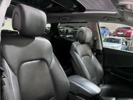 Voiture
                                                                                Hyundai Santa Fe 2.2 CRDi Blue Drive Wiggins Edition SUV 5dr Diesel Auto 4WD Euro 6 (s/s) (7 Seat) (200 ps)