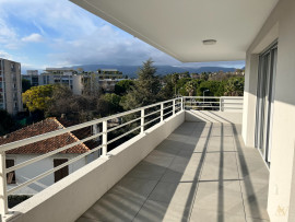 
                                                                                        Vente
                                                                                         Idéal 1er achat 4 Pièces terrasse Cagnes Sur Mer