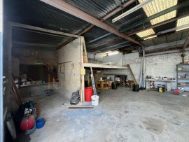 
                                                                                        Location
                                                                                         IDEAL ENTREPRENEUR - Grande maison avec entrepôt de 150m2