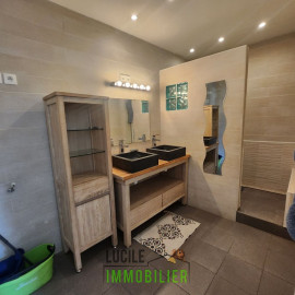 
                                                                                        Vente
                                                                                         Idéal pour investisseur 1 bien 2 logements